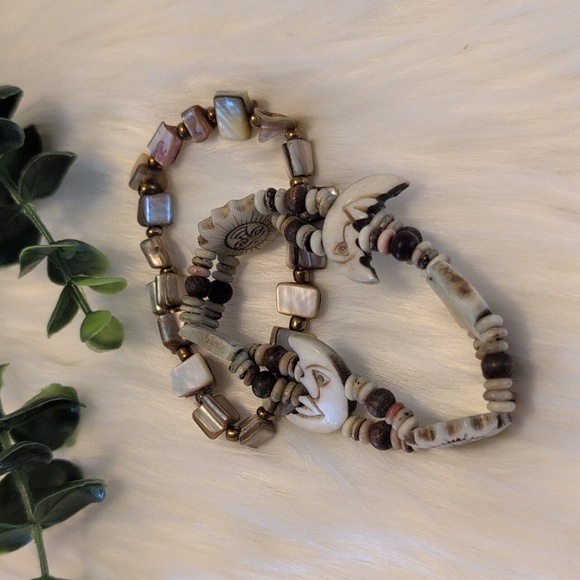 Lot of 2 Boho stretch beaded bracelets. - Picture 1 of 4